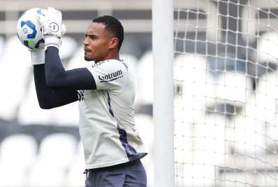 West Ham volta à carga por John e Botafogo trava empréstimo de Léo Linck