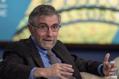 'Trump acha que pode governar o mundo, mas não tem suco de laranja do Brasil', diz Paul Krugman