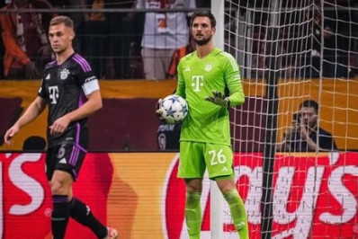 Goleiro do Bayern anuncia morte de filho de 6 anos com 'grave doença'