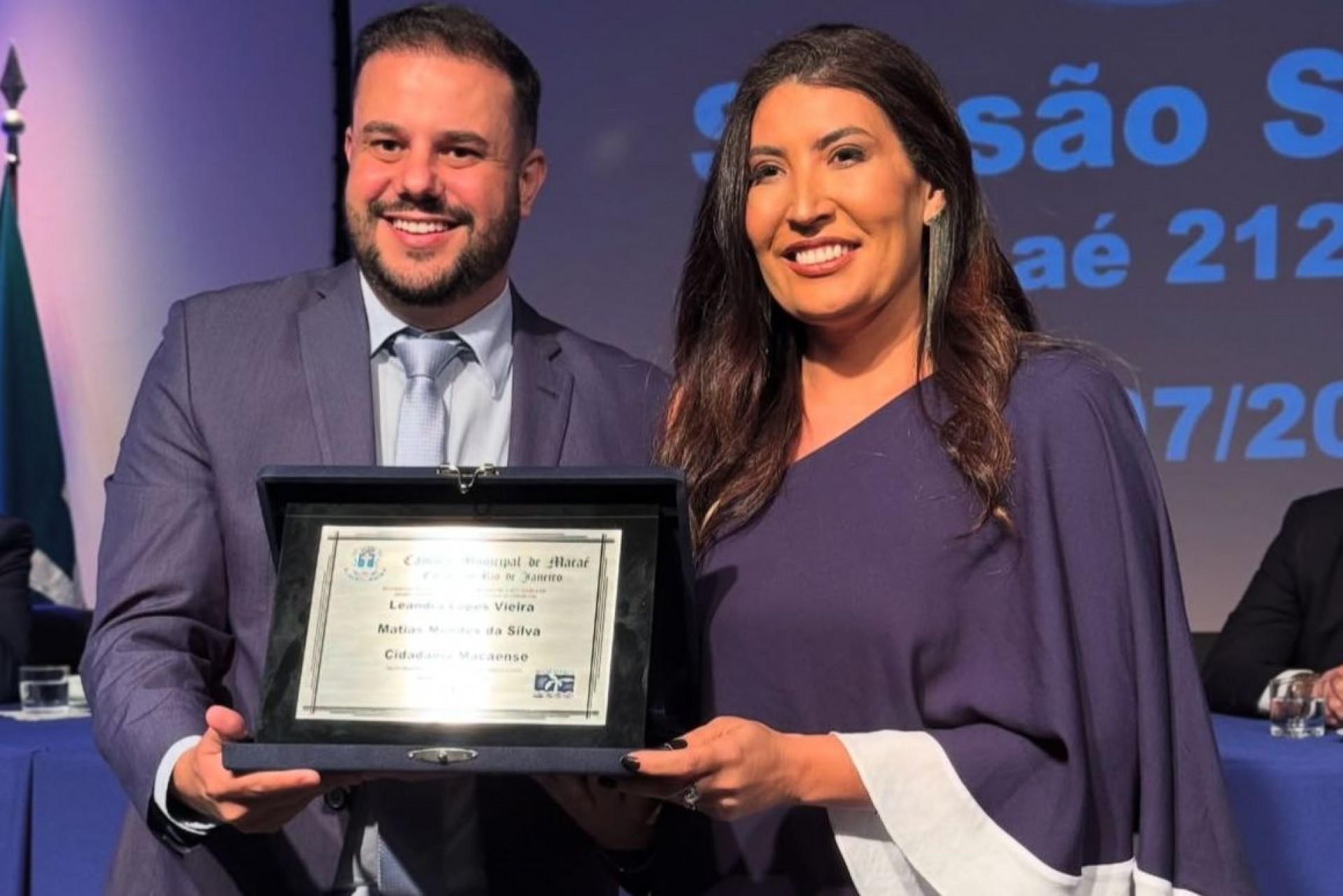 Durante festividades, secret&aacute;rio &eacute; homenageado como cidad&atilde;o macaense e refor&ccedil;a compromisso com ensino inclusivo e de qualidade - Foto: Divulga&ccedil;&atilde;o
