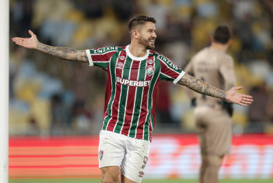 Everaldo marca, Fluminense bate Grêmio e volta a vencer no Brasileirão