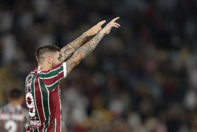 Everaldo celebra virada de chave pelo Fluminense: 'Atacante vive de gols'