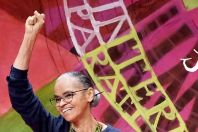 Entre livros, aplausos e forte segurança, Marina Silva encanta Paraty na Flip