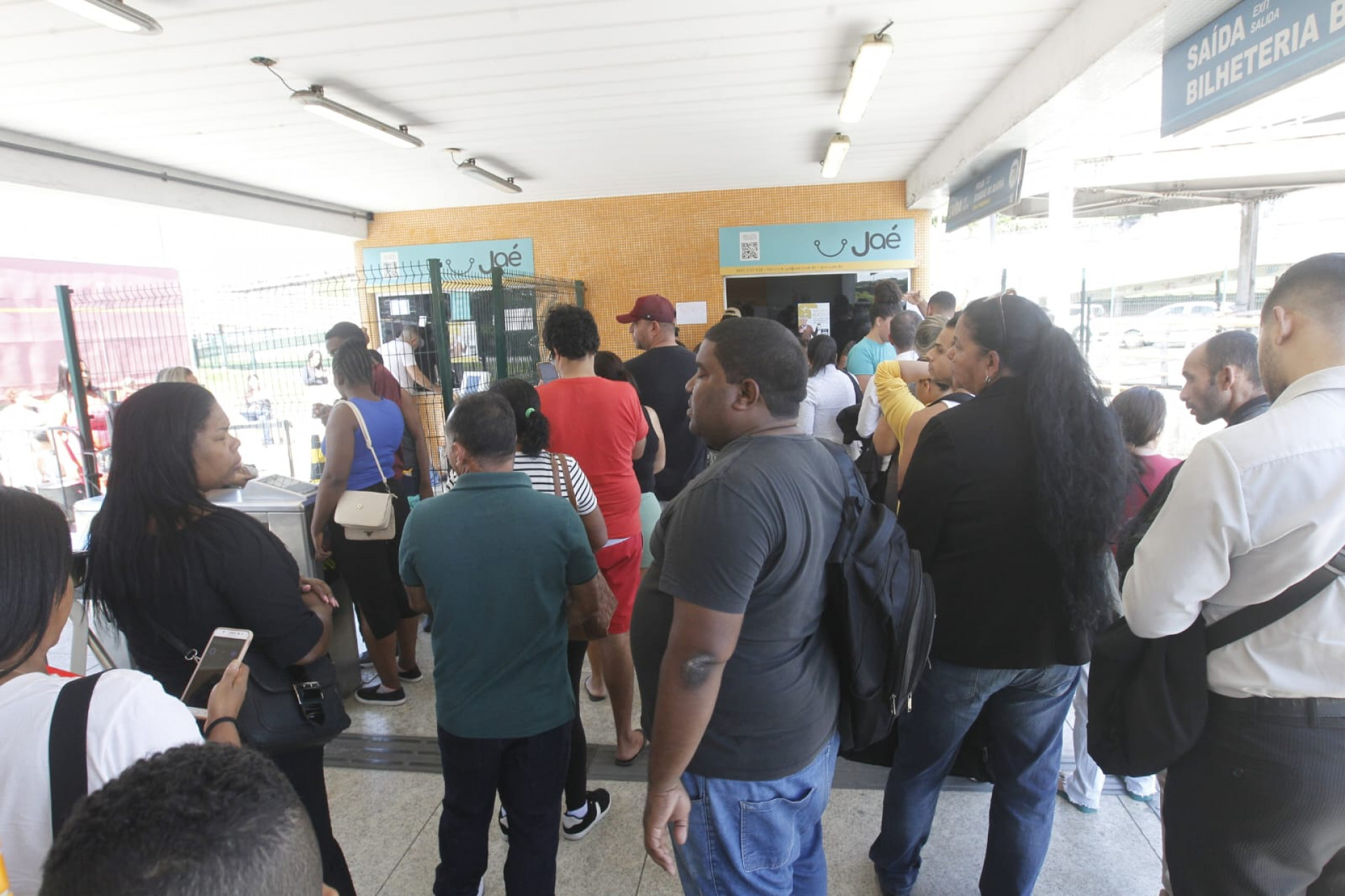 Fila se formou na busca por orientações no Terminal Alvorada - Reginaldo Pimenta / Agência O Dia