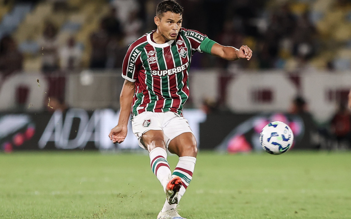 Thiago Silva vai perder o jogo contra o Internacional, pela Copa do Brasil, e os duelos das oitavas de final da Sul-Americana