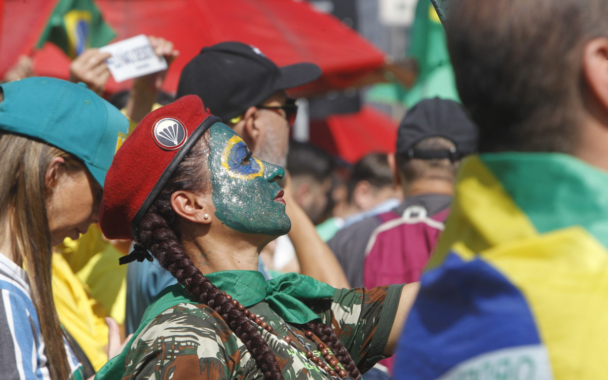 Manifestação pro Bolsonaro na Praia de Copacabana, neste domingo (03).
 - Reginaldo Pimenta/Agência O Dia