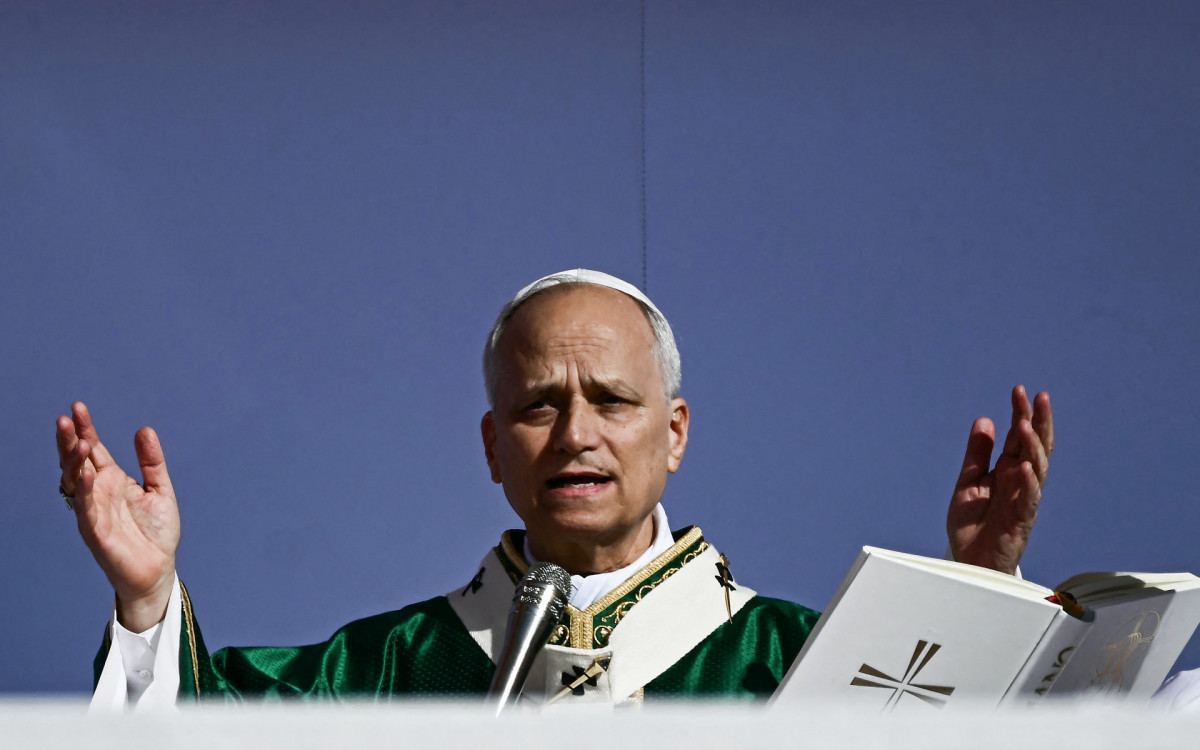 Missa foi celebrada em uma grande esplanada nas imediações de Roma - AFP