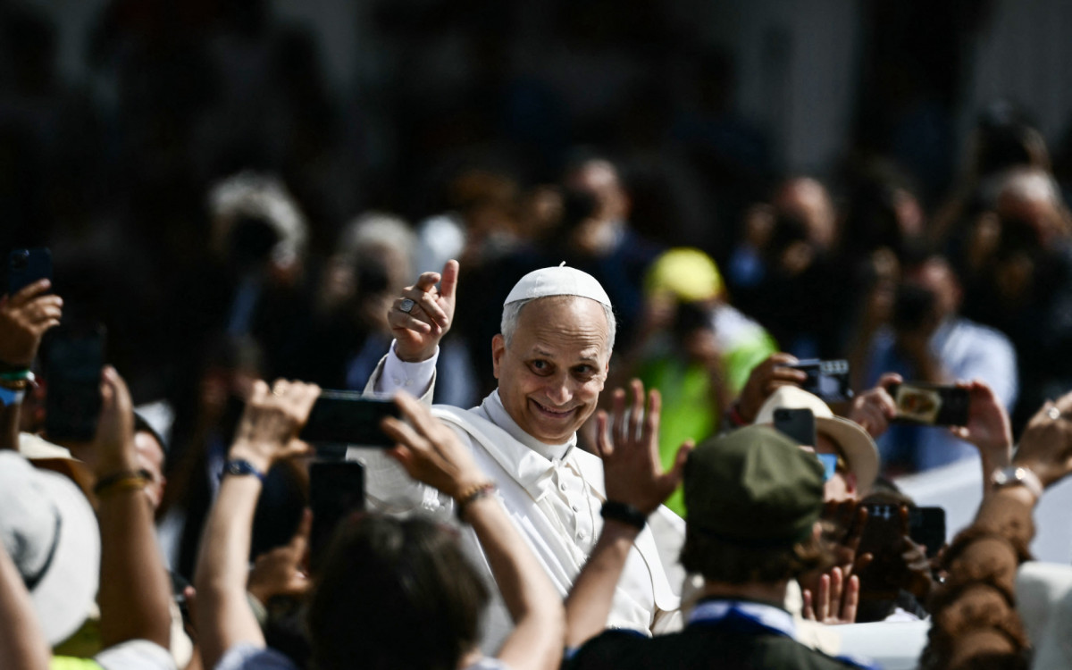 Missa foi celebrada em uma grande esplanada nas imediações de Roma - AFP