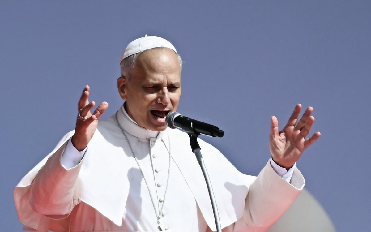 Missa foi celebrada em uma grande esplanada nas imediações de Roma - AFP