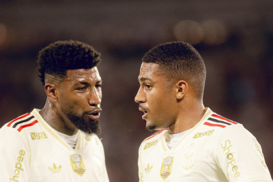 Emerson Royal admite que não está 100%, mas vê saldo positivo em primeiro jogo como titular