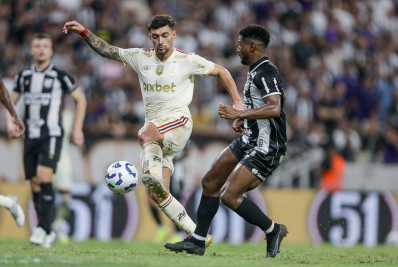 Flamengo empata com Ceará, mas segue na liderança do Brasileirão