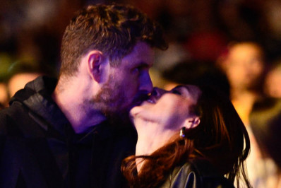 Bruninho beija muito durante show do Sorriso Maroto em São Paulo