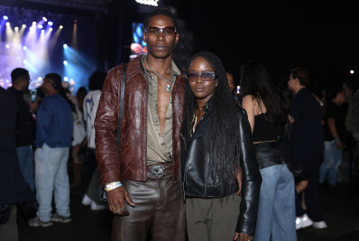 Breno Ferreira e Clara Moneke curtem festival no Rio