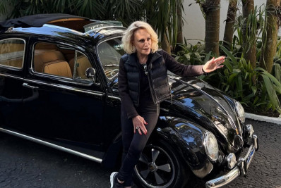 Ana Maria Braga dirige Fusca 63 e relembra juventude: 'Meu xodó'