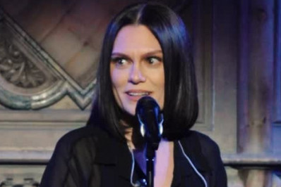 Jessie J é internada às pressas após cirurgia contra câncer de mama