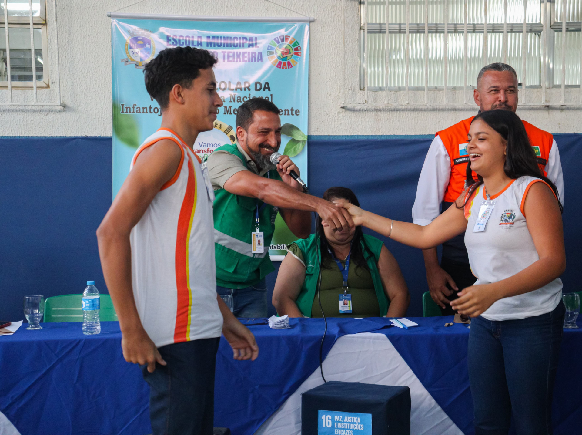 Os alunos Kau&atilde; Miguel Gon&ccedil;alves e Rebeka Rosa foram delegados para a Etapa Estadual   - Jean Carlos Ribeiro / PMBR