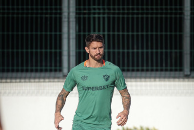 Everaldo assume vice-artilharia do Fluminense na temporada