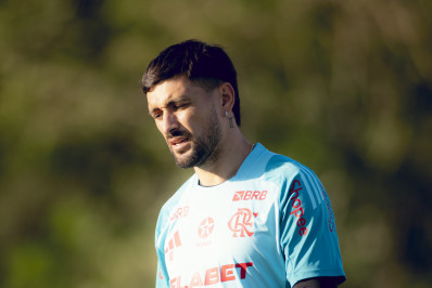 Arrascaeta supera ano do tri da Libertadores e vive segunda temporada mais goleadora no Flamengo