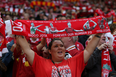 Liverpool goleia o Bilbao em reencontro com a torcida marcado por homenagens a Diogo Jota