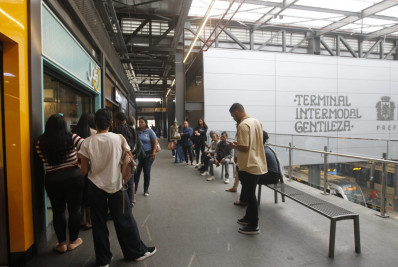 Feira de emprego no Terminal Gentileza oferece mais de 7,8 mil vagas
