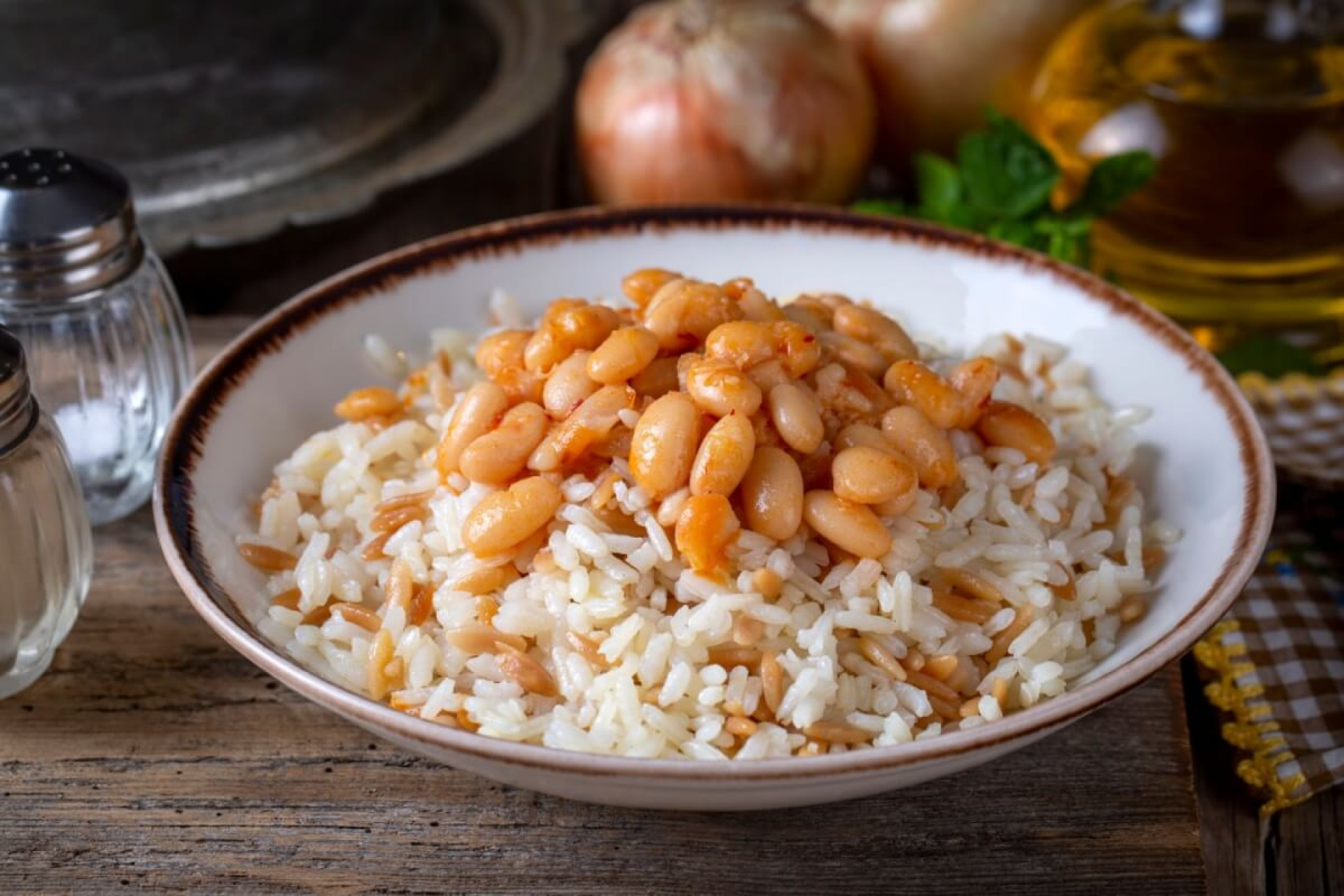 Juntos, o arroz e o feij&atilde;o formam uma prote&iacute;na completa (Imagem: Esin Deniz | Shutterstock)