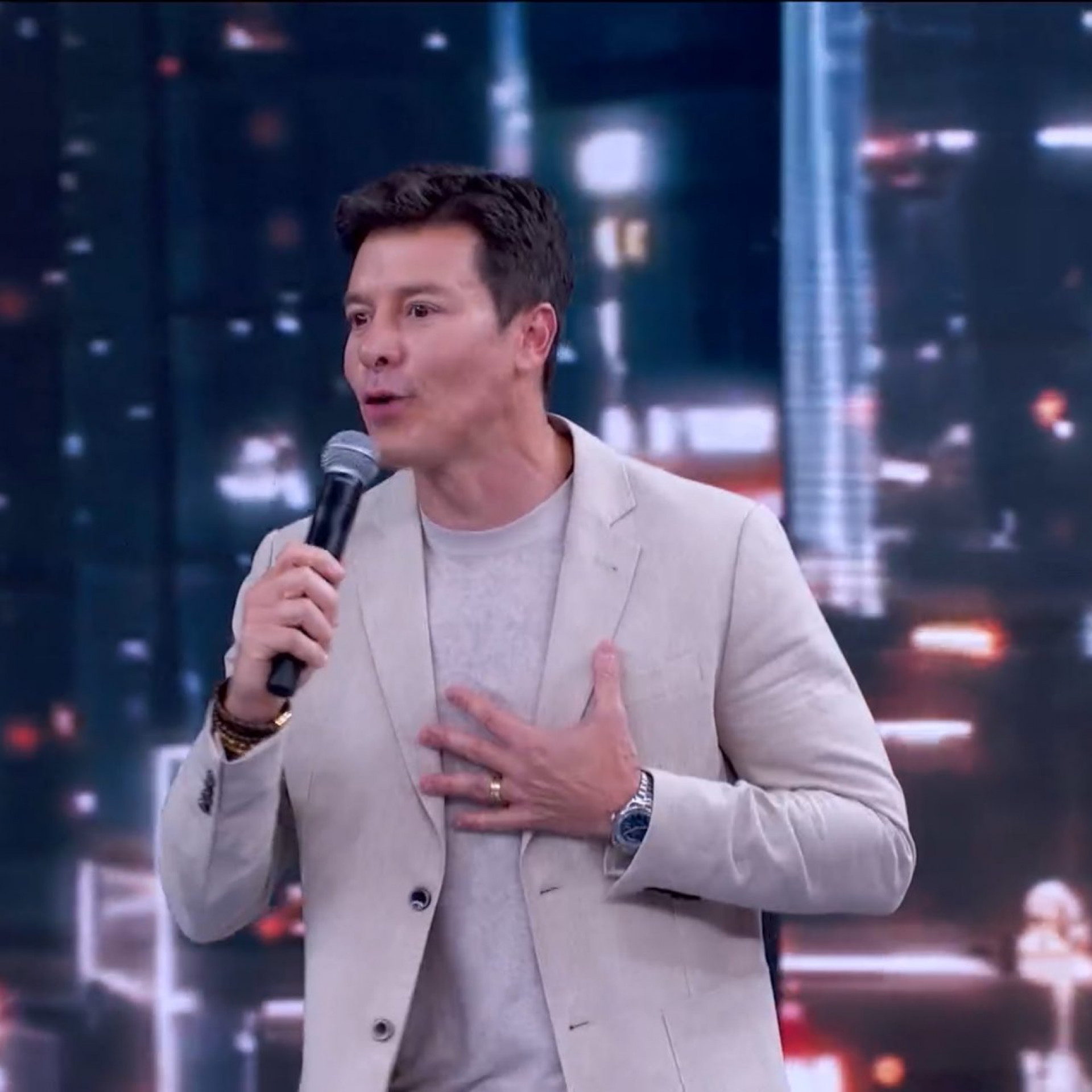 Rodrigo Faro vai participar do 'Dança dos Famosos' 2025, no 'Domingão com Huck' - Reprodução de vídeo / X