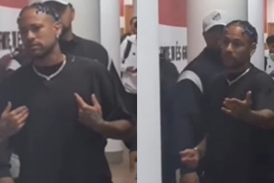 Neymar bate-boca com jornalista que teria chamado ele de 'vacilão'