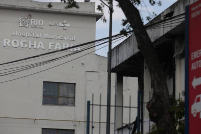 Meninas baleadas em Inhoaíba passam por cirurgia; uma está em estado grave