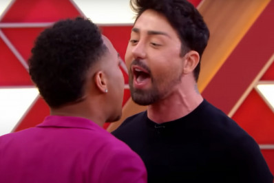 Vídeo! Rico Melquiades briga com participante do 'Casos de Família' e leva invertida de psicóloga