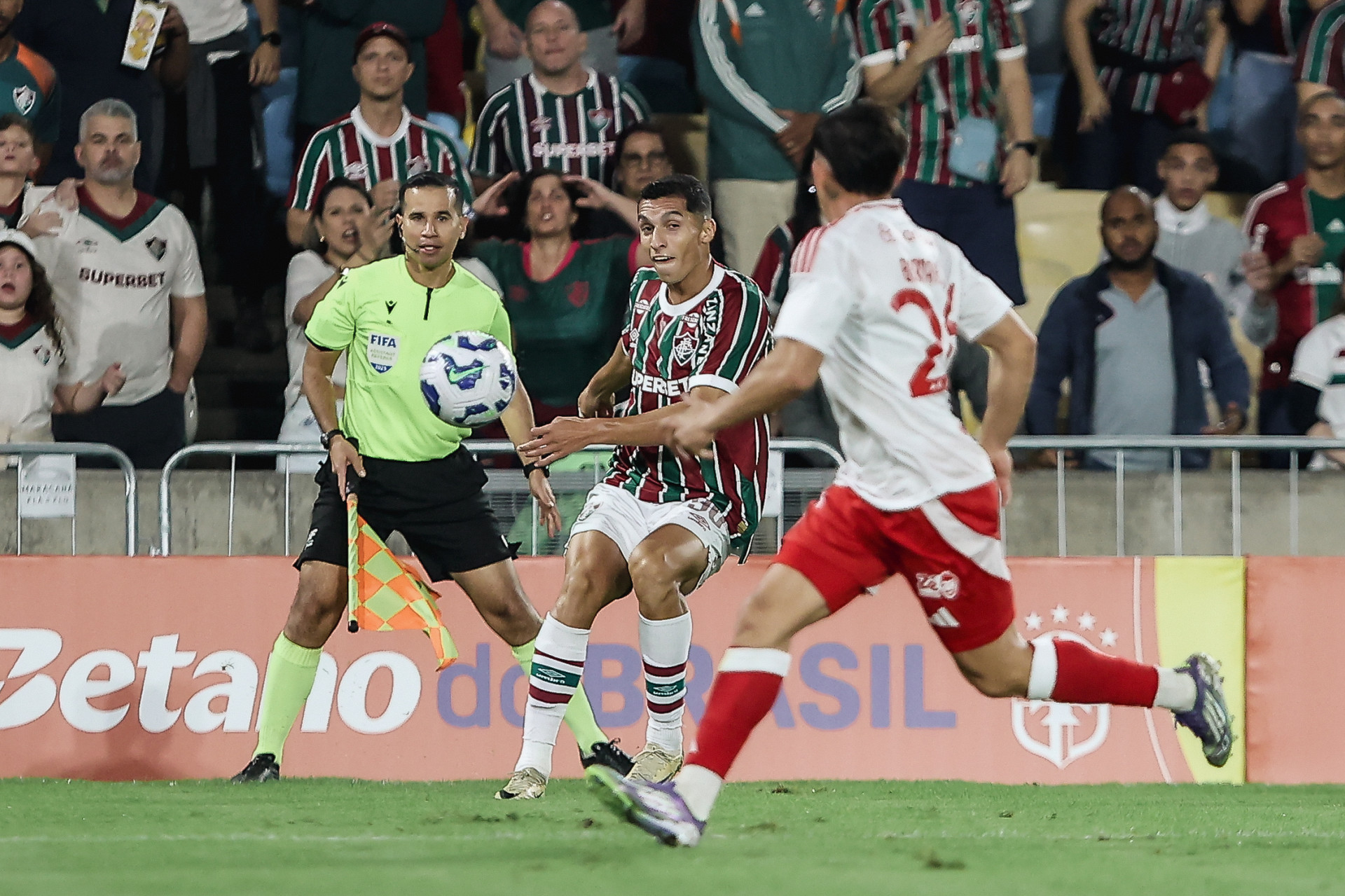 Rio de Janeiro, Brasil - 06/08/2025 - Maracanã -   
Fluminense enfrenta o Internacional esta noite no Maracanã pela partida da Volta, das oitavas de finais da Copa do Brasil 2025.

FOTO: LUCAS MERÇON / FLUMINENSE F.C.
.
IMPORTANTE: Imagem destinada a uso institucional e divulgação, seu
uso comercial está vetado incondicionalmente por seu autor e o
Fluminense Football Club.É obrigatório mencionar o nome do autor ou
usar a imagem.
.
IMPORTANT: Image intended for institutional use and distribution.
Commercial use is prohibited unconditionally by its author and
Fluminense Football Club. It is mandatory to mention the name of the
author or use the image.
.
IMPORTANTE: Imágen para uso solamente institucional y distribuición. El
uso comercial es prohibido por su autor y por el Fluminense FootballClub. 
És mandatório mencionar el nombre del autor ao usar el imágen. - Lucas Merçon/Fluminense