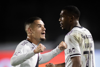 Vasco vence o CSA, encerra sequência negativa e avança na Copa do Brasil