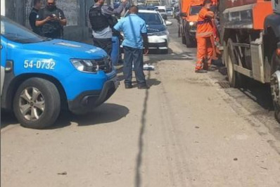Corpo é encontrado em barril de lixo na Avenida Brasil