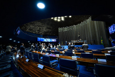 Senado aprova isenção do IR para quem ganha até dois salários mínimos