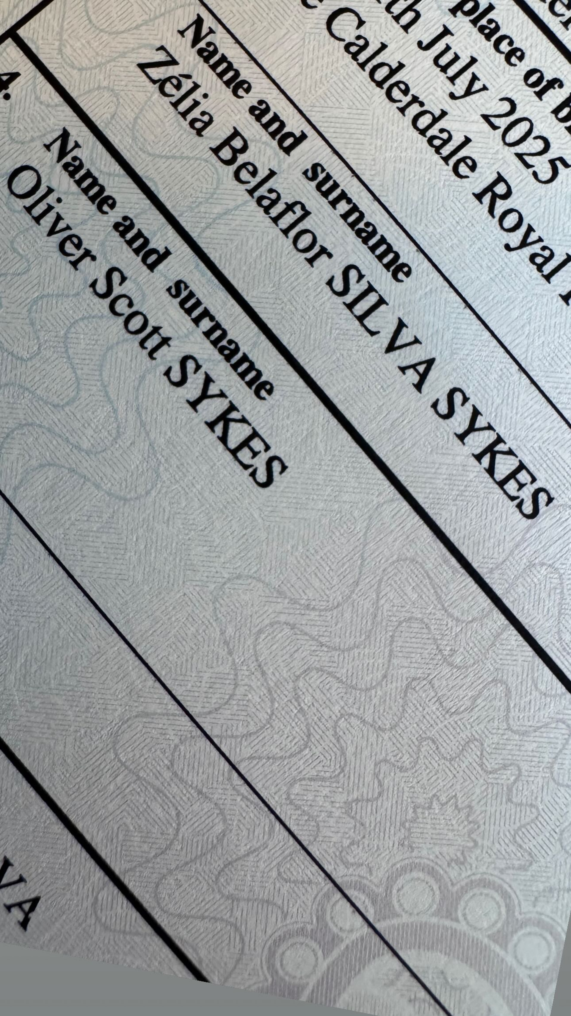 Filhos de Oliver Sykes ganham sobrenome 'Silva' - Reprodução / Instagram