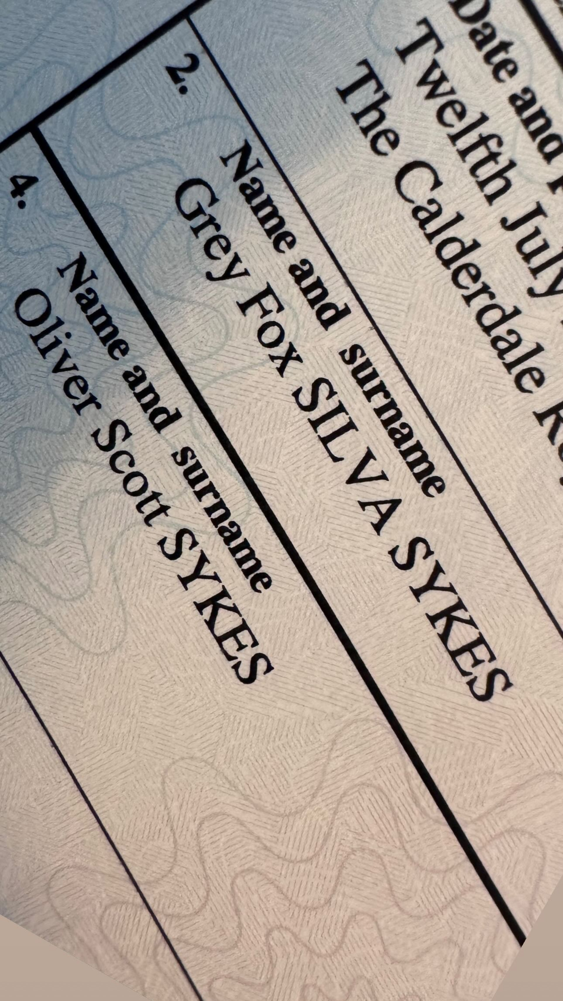 Filhos de Oliver Sykes ganham sobrenome 'Silva' - Reprodução / Instagram