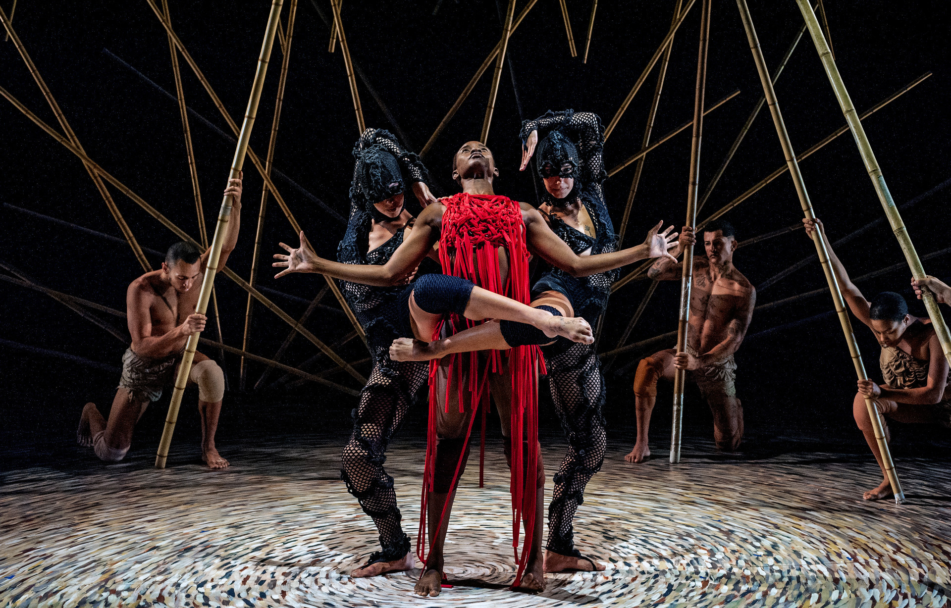 'Sagração' é uma releitura da obra de Stravinsky - Divulgação / Flavio Colker 