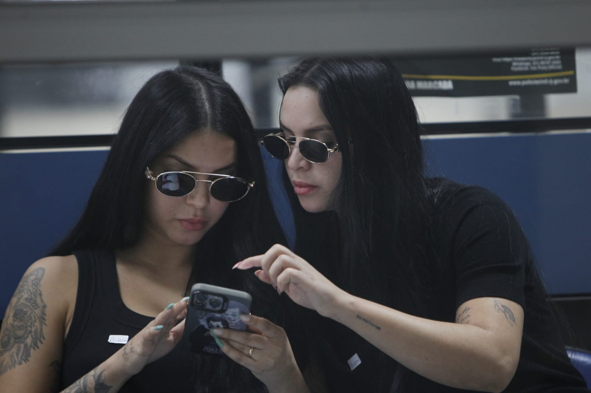 Gêmeas Paola e Paulina Ataíde estiveram na Cidade da Polícia nesta quinta-feira (7) - Reginaldo Pimenta / Agência O Dia