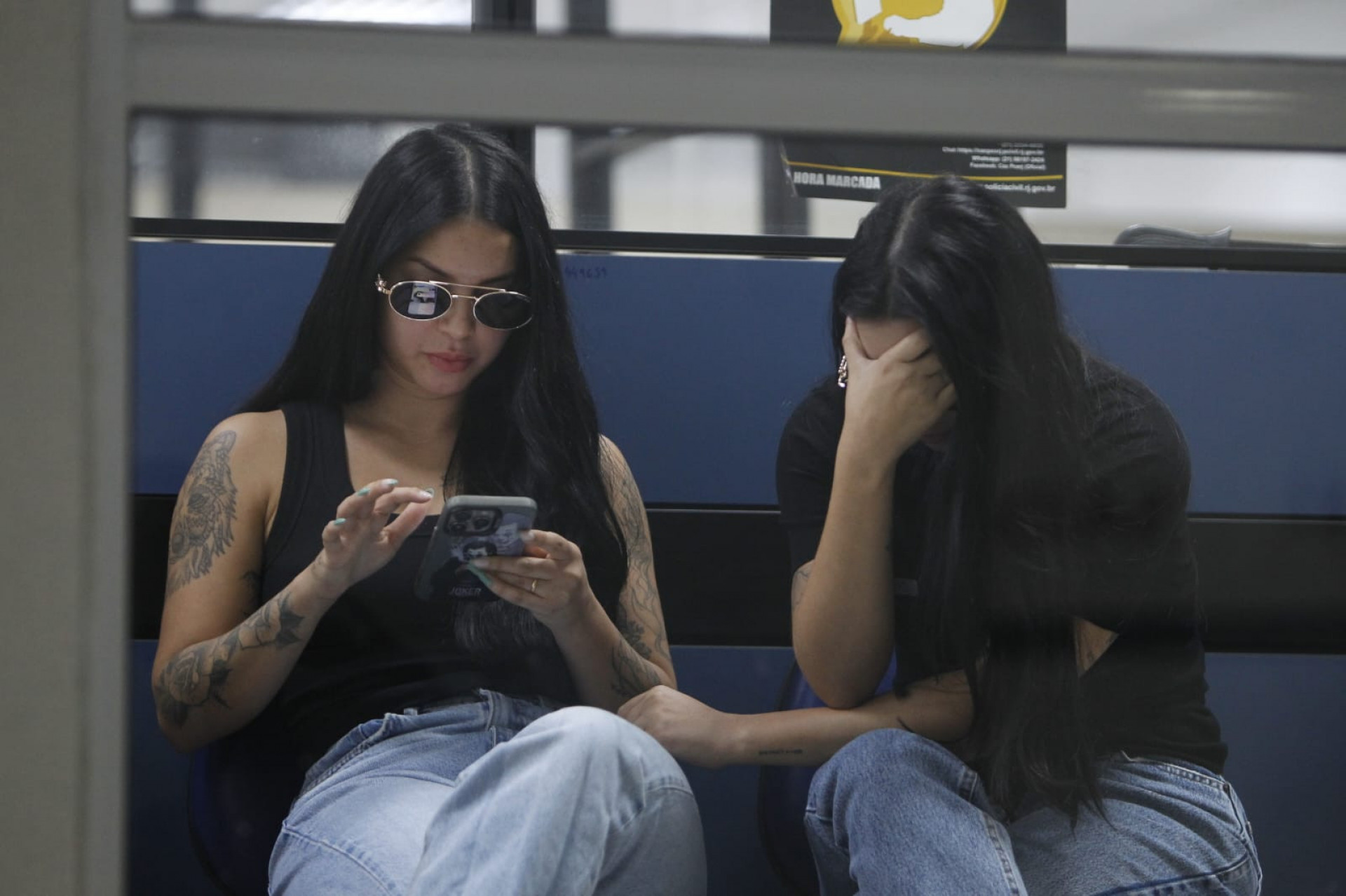 Gêmeas Paola e Paulina Ataíde estiveram na Cidade da Polícia nesta quinta-feira (7) - Reginaldo Pimenta / Agência O Dia