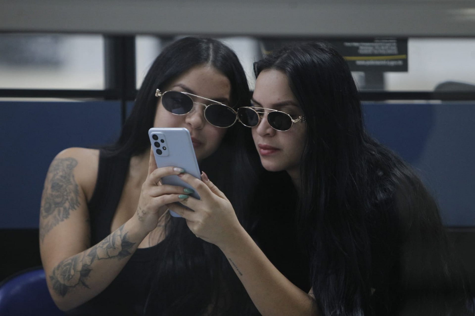 Gêmeas Paola e Paulina Ataíde estiveram na Cidade da Polícia nesta quinta-feira (7) - Reginaldo Pimenta / Agência O Dia