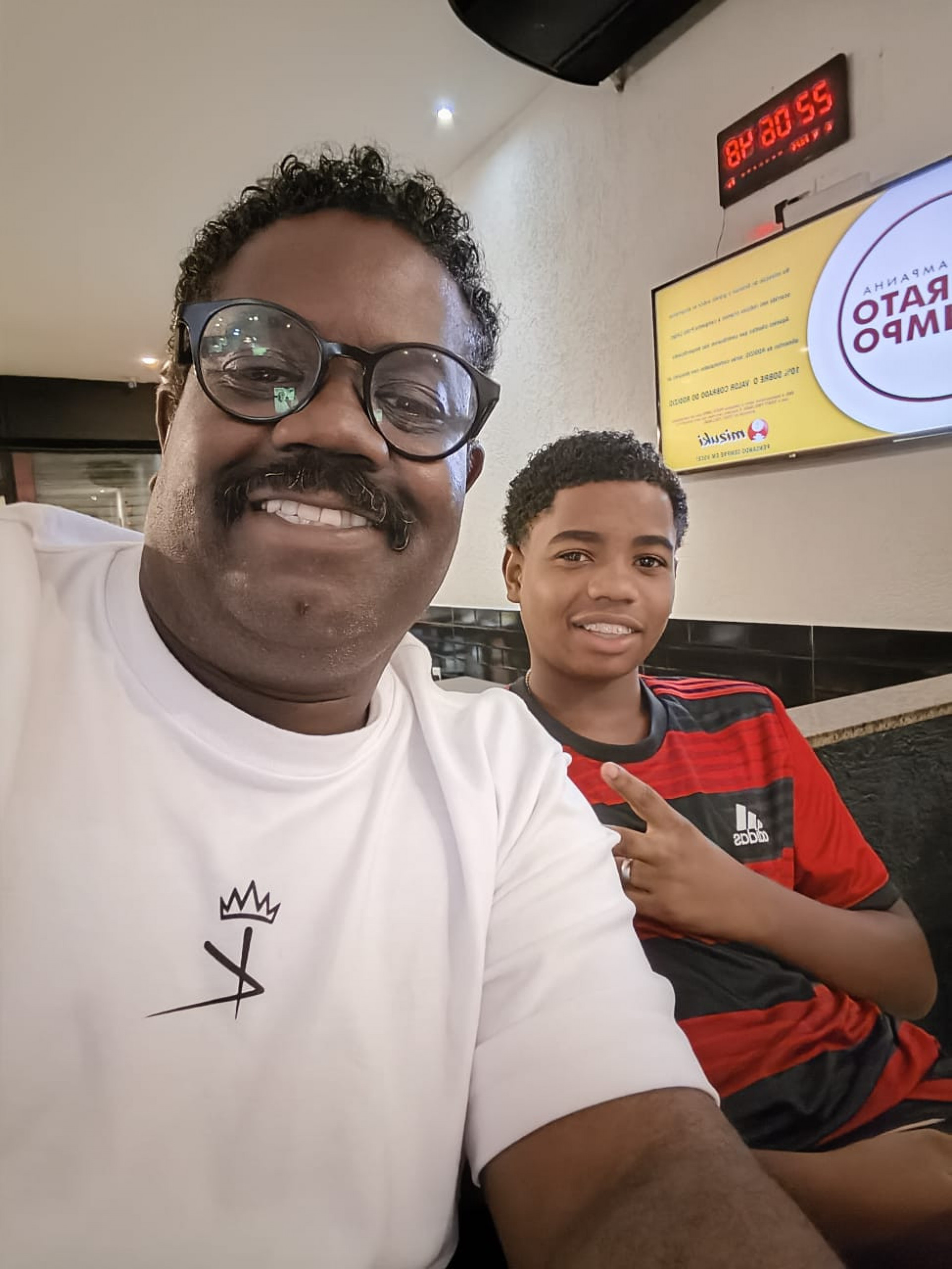  Leandro Firmino e filho mais velho, Miguel, de 13 anos - Arquivo pessoal