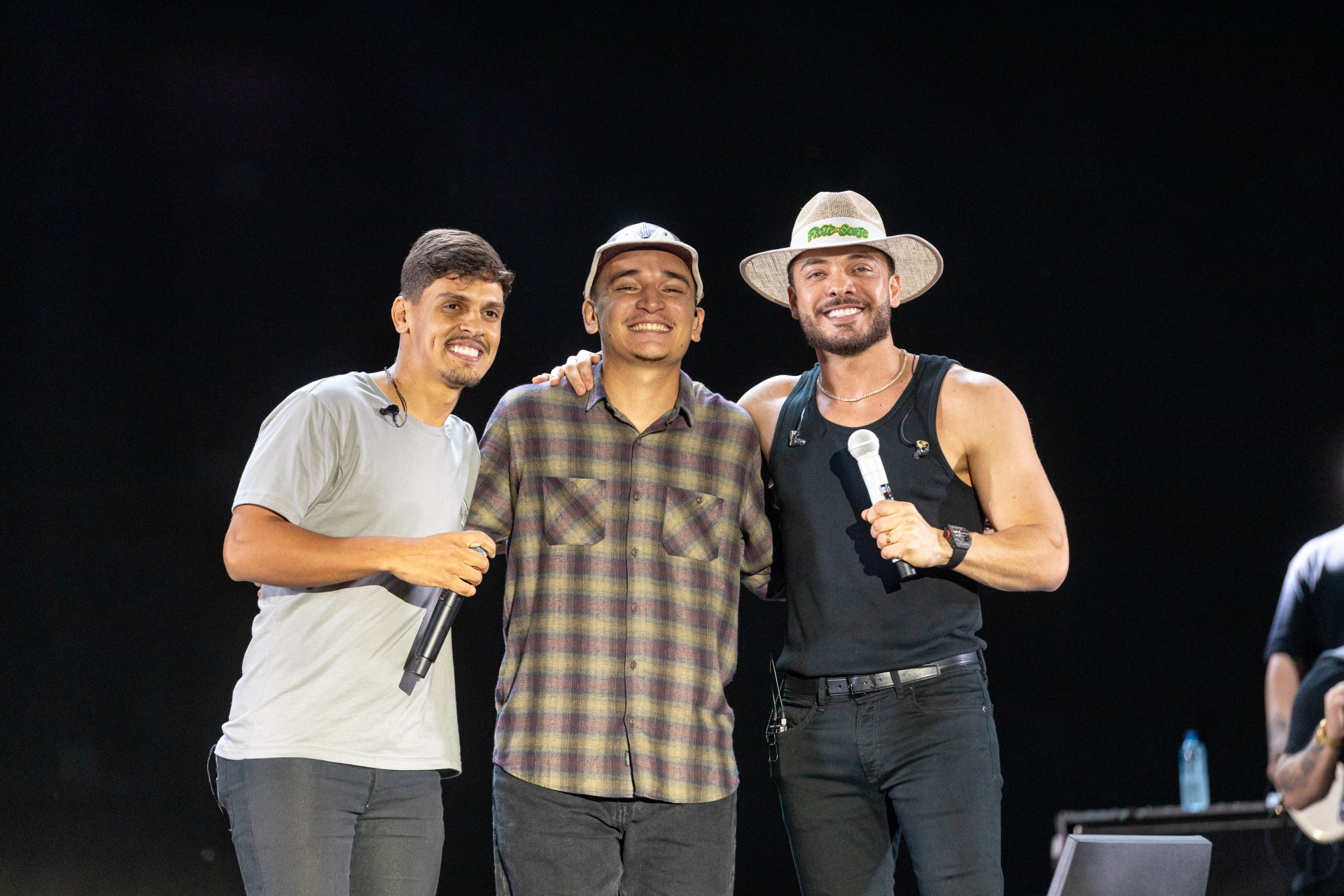 João Gomes lançou hit ao lado de Wesley Safadão e Hugo Menezez - @MICAELLR