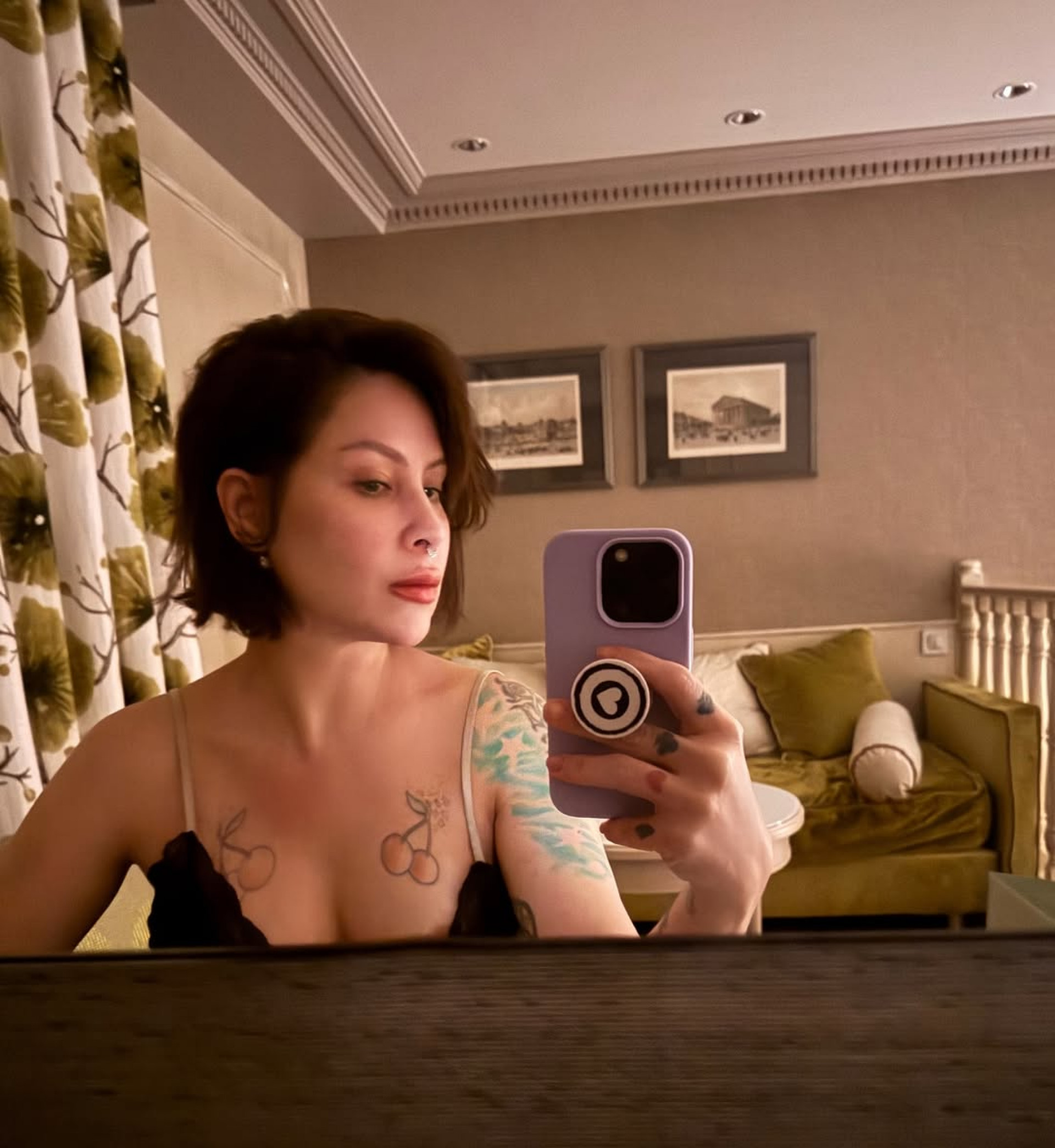 Pitty curte viagem em Paris - Reprodução / Instagram