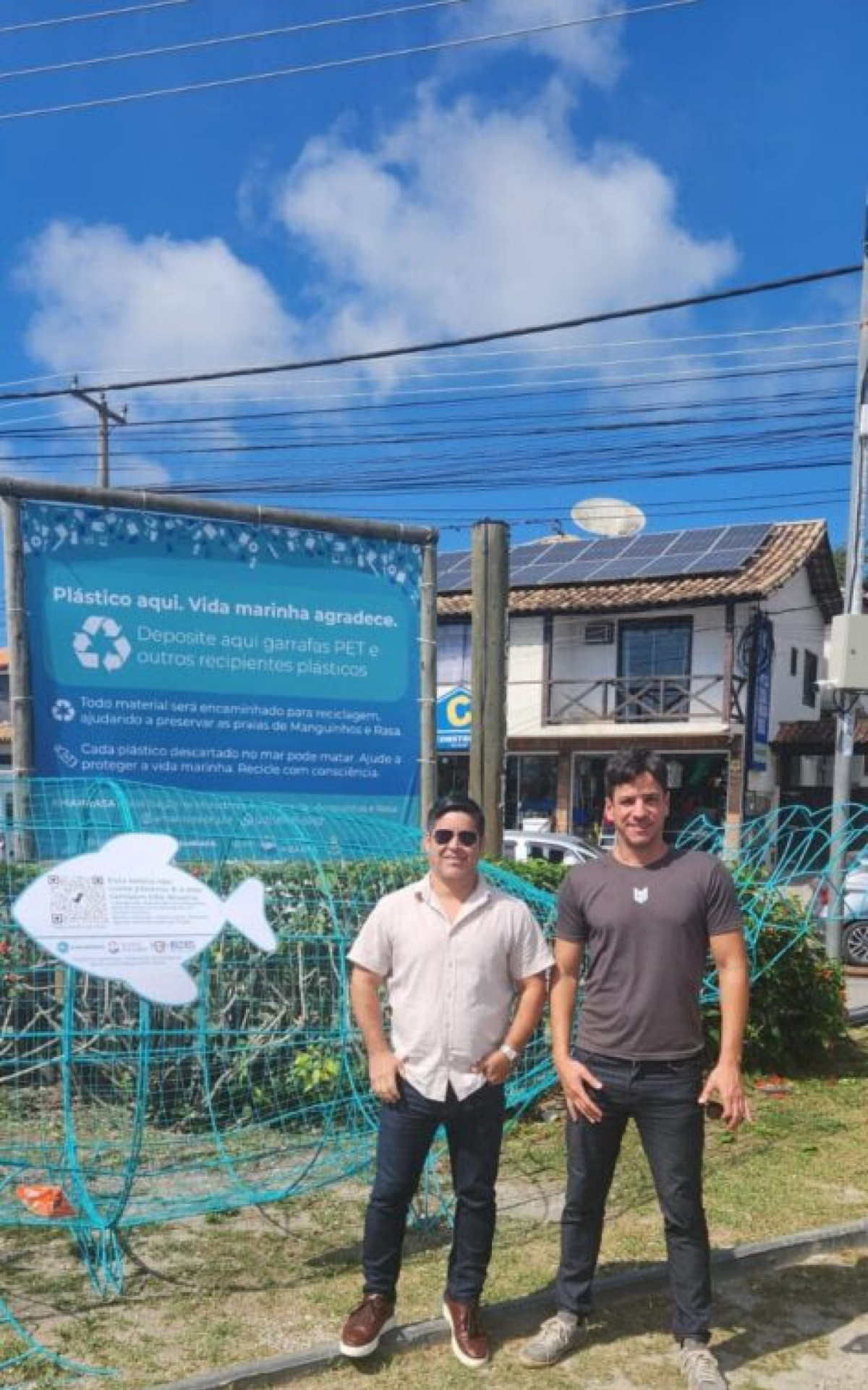 Amanrasa e Prefeitura instalam contentor em forma de baleia 