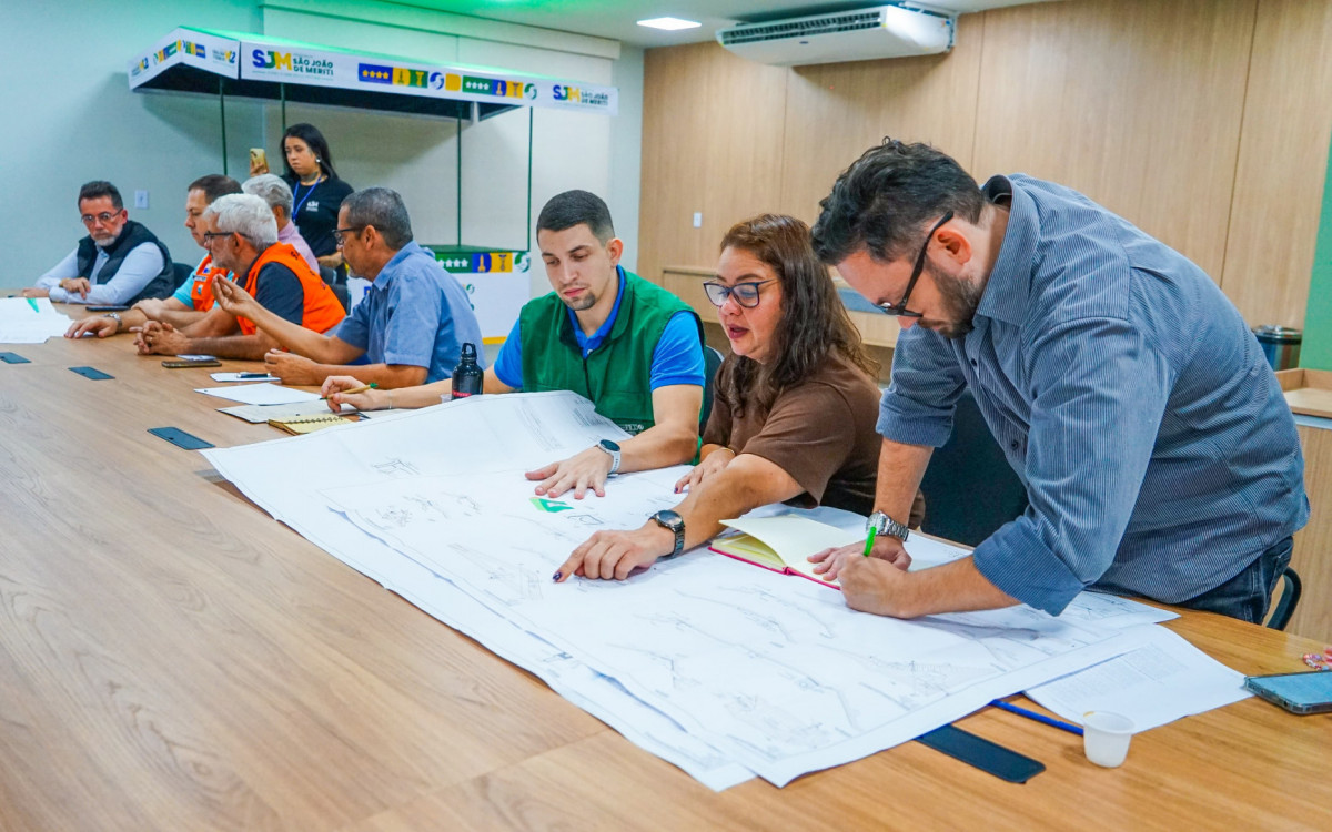 Foram apresentadas propostas conjuntas para melhorar a capacidade de escoamento das águas na região em pontos críticos