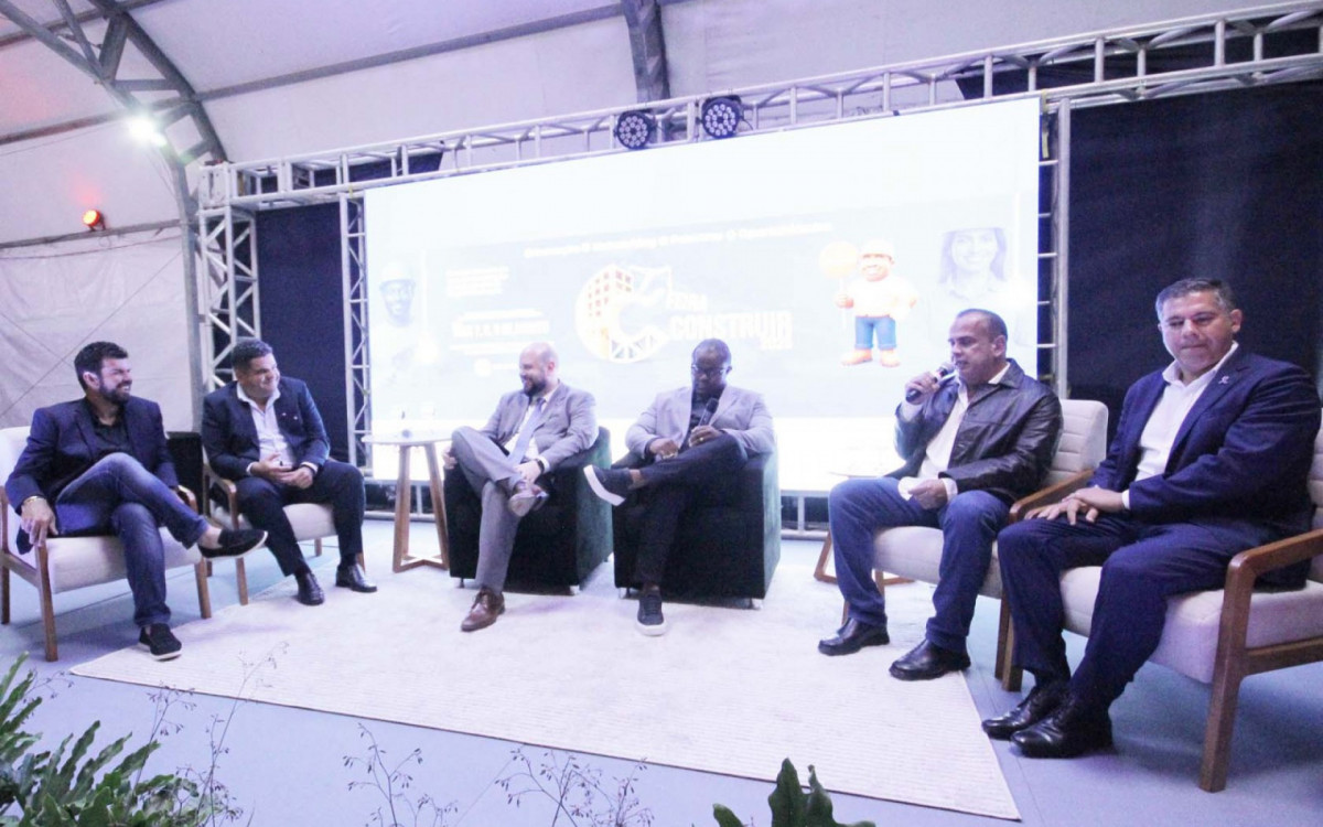 Painel na Feira Construir reúne autoridades e especialistas para debater atualização da legislação e desburocratização do setor
