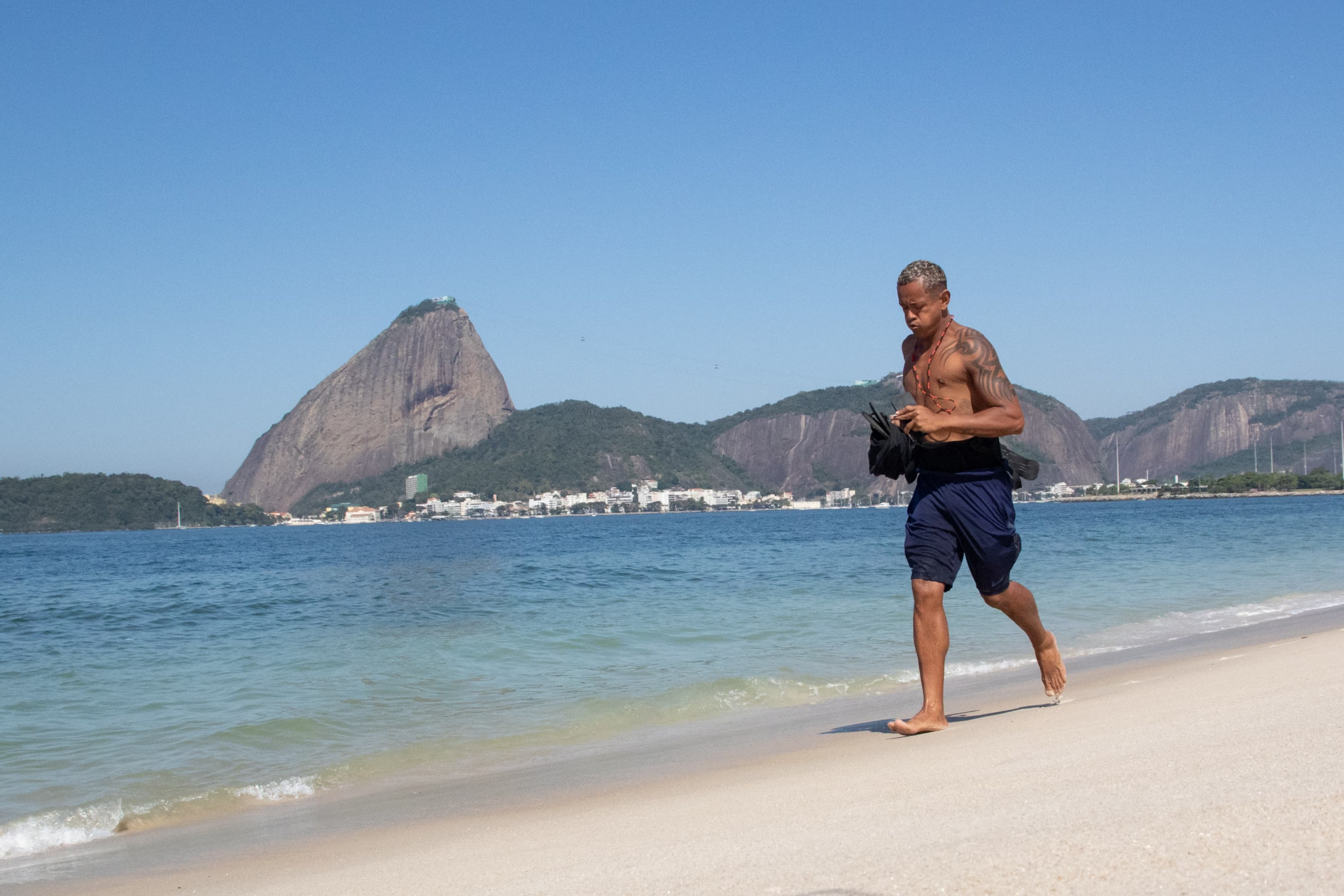 Praia do Flamengo, Zona Sul do Rio de Janeiro, na tarde desta sexta-feira (8) - Érica Martin / Agência O Dia
