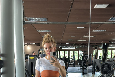 Após cirurgia, Lore Improta retorna à academia com treinos intensos: 'Fiquei um mês e meio sem 'andar''