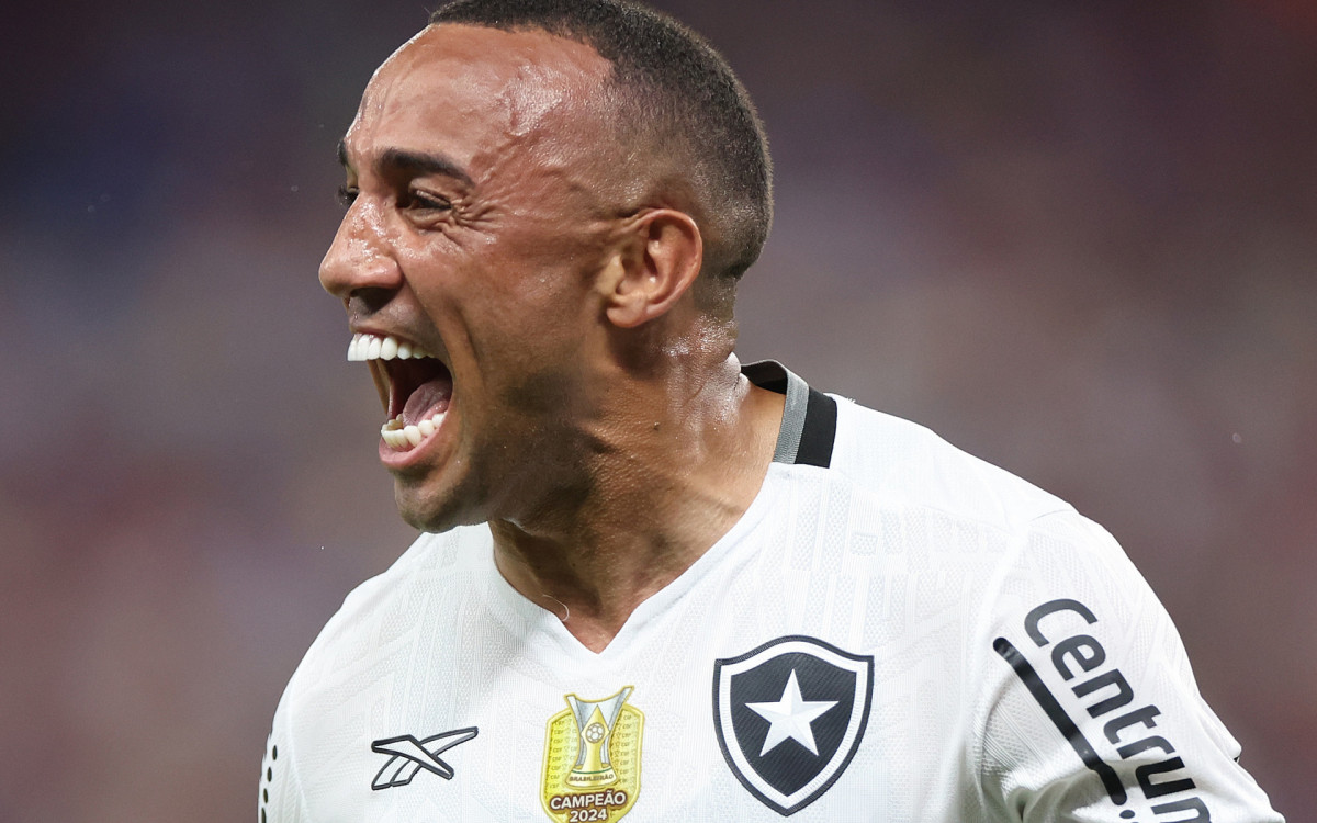 Marçal é um exemplo de mudança no Botafogo: saiu no fim de 2024 e retornou durante a temporada de 2025