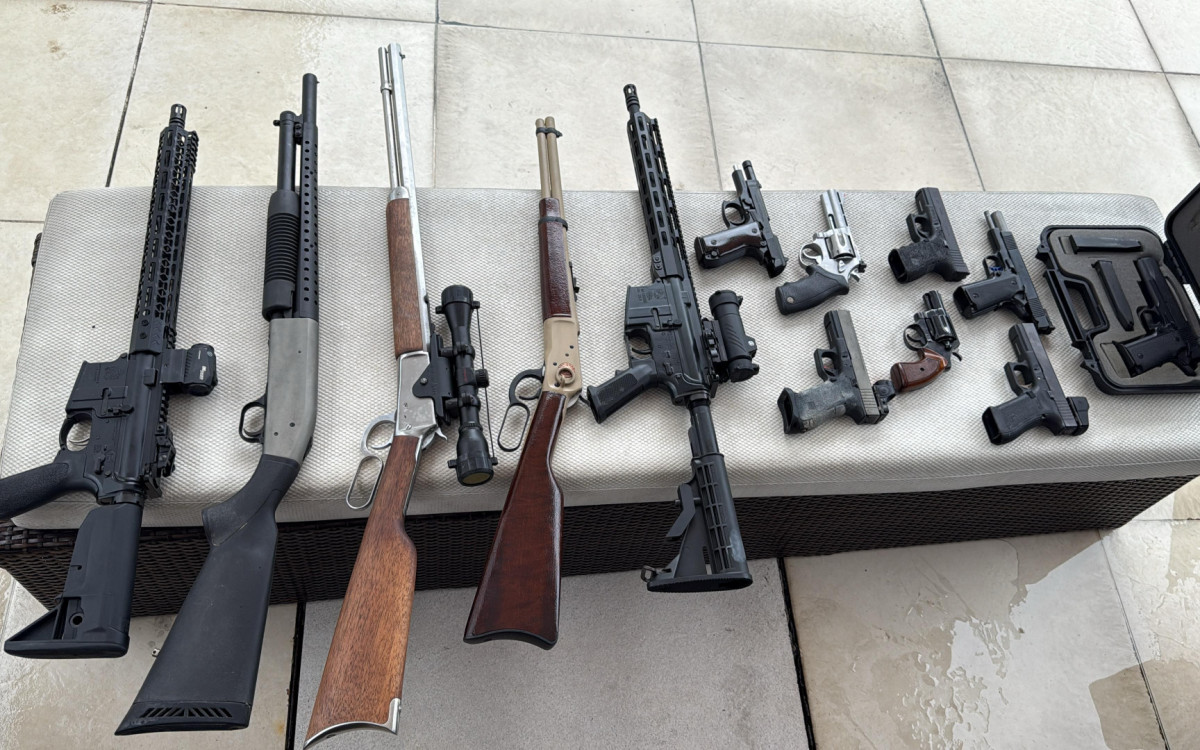 Dez armas foram apreendidas durante ação da Desarme no Recreio