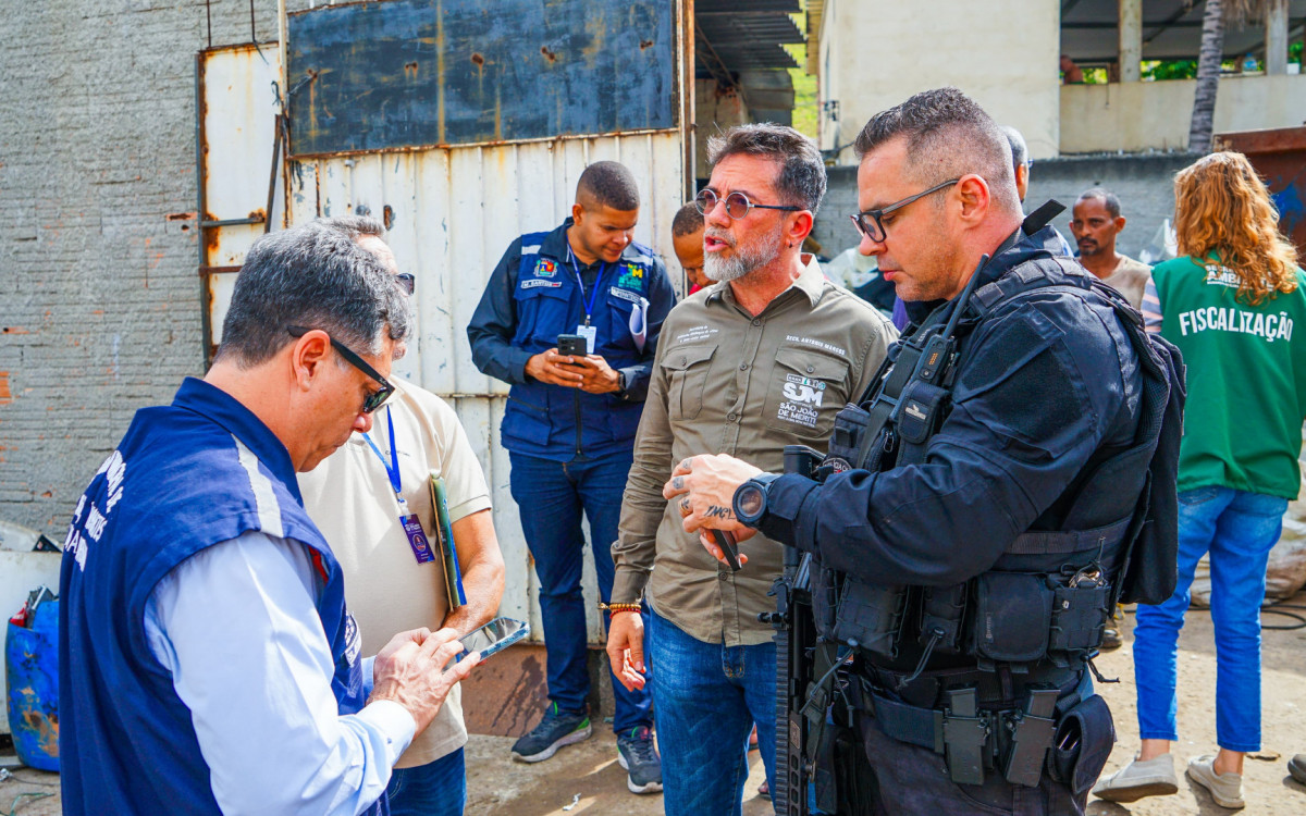 As secretarias municipais de Ambiente, Segurança, e de Obras e Serviços Públicos deram apoio técnico e logístico aos policiais civis da DRF